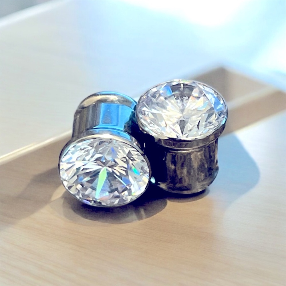 Anatometal Polished Titanium, Reduced Double Flare, Single Gem Eyelets, (Unisex)